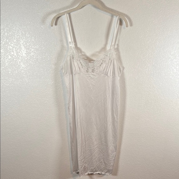 Vassarette White Lace Trimmed Slip Dress Size Large - Picture 1 of 8